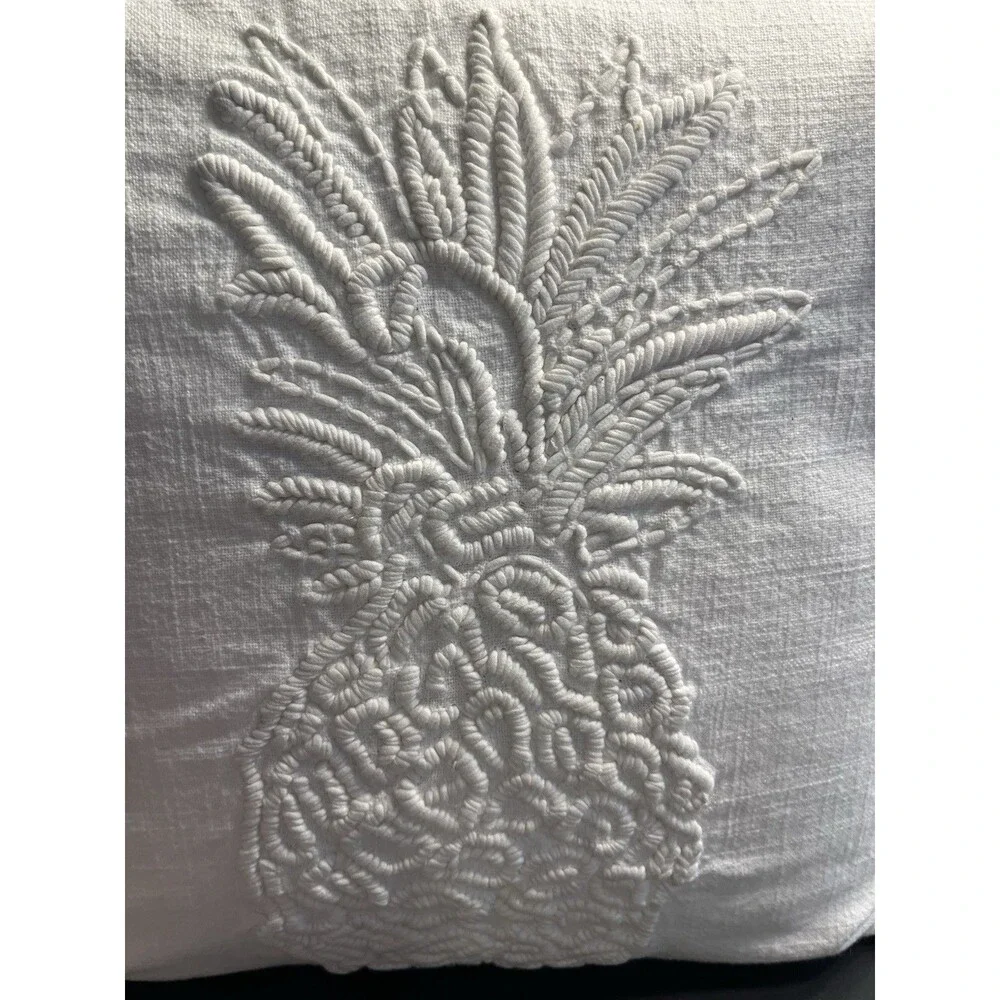 Pottery Barn White Embroidered Pineapple Motif Square Throw Pillow Corner Tassel
